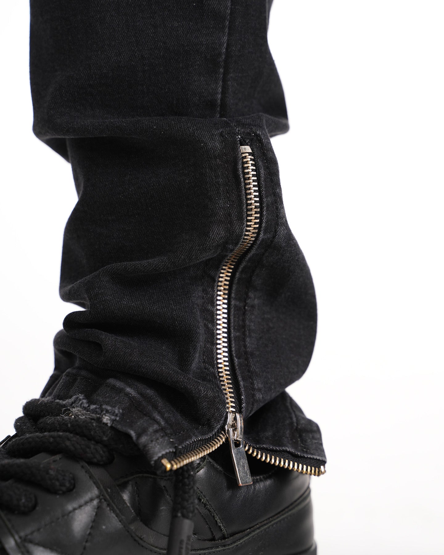 Zipped jeans